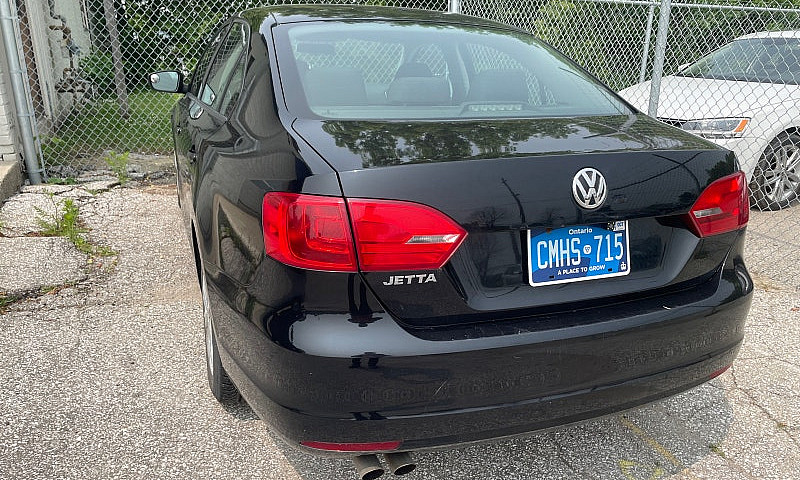 2011 Volkswagen Jett...