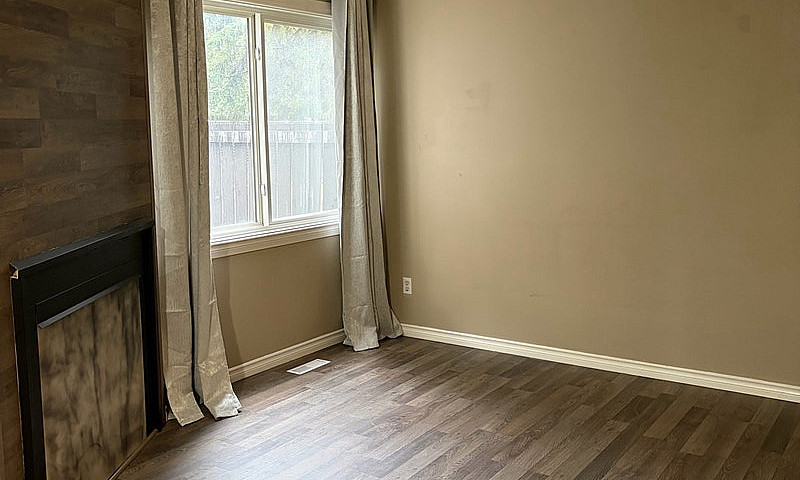 2 Bedroom Rundle Apa...