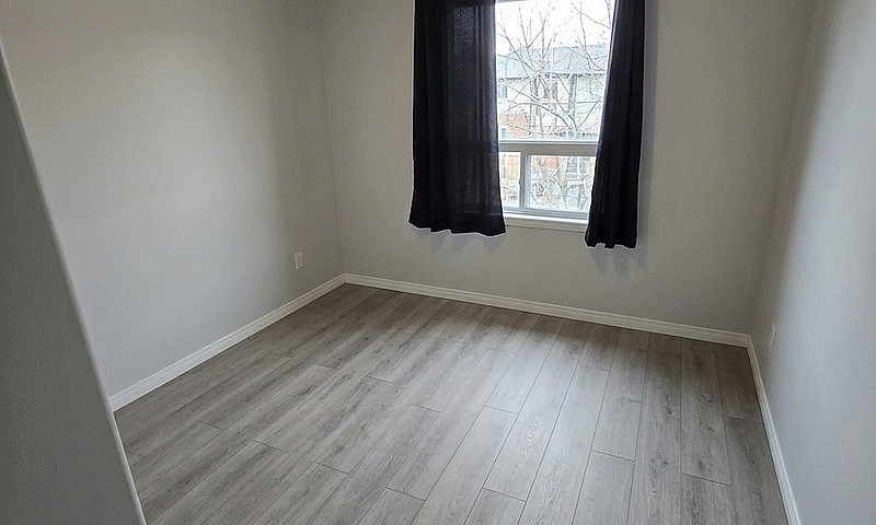 Quiet Top Floor Cond...
