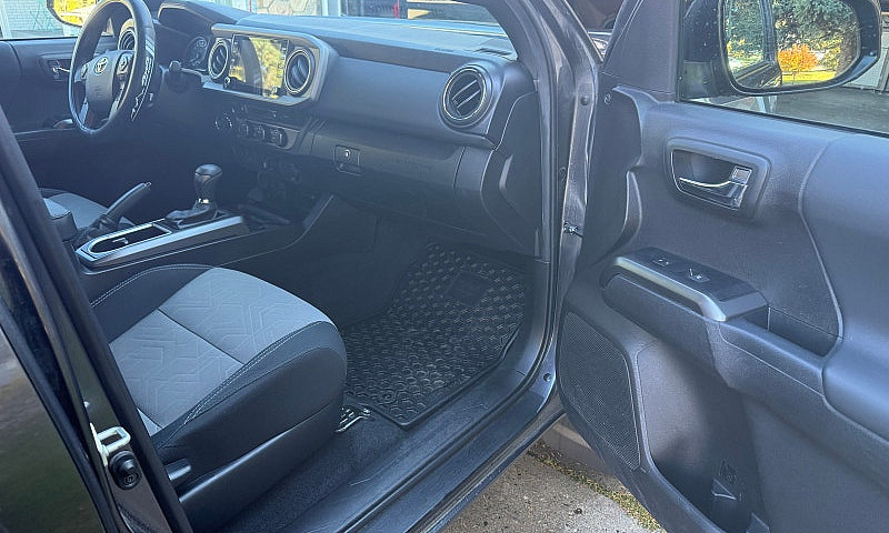 Toyota Tacoma 4X4 Do...