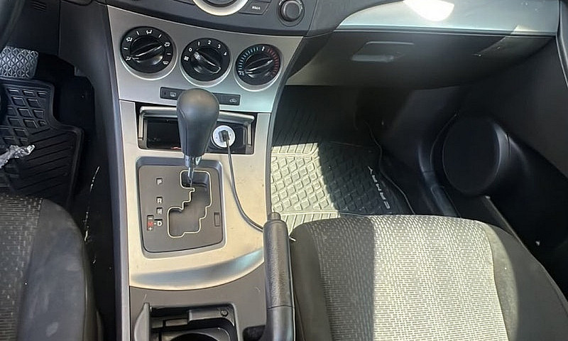 2010 Mazda 3 Sedan...