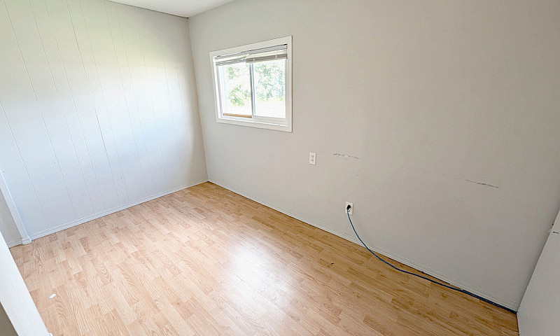 Bright 3-Bedroom Wit...