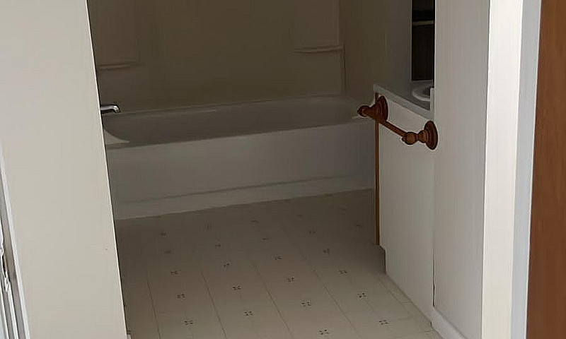 Clean & Cozy Suite F...