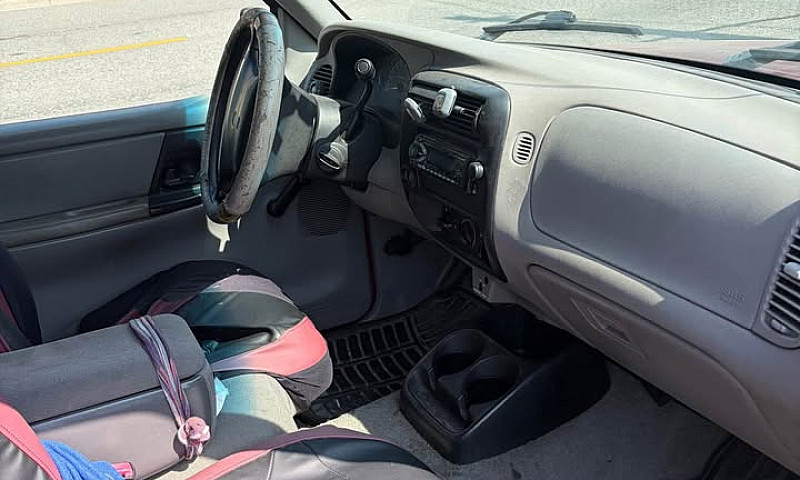 ’98 Mazda B3000...