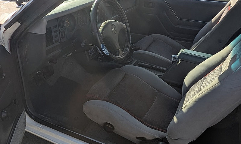 1986 Ford Mustang Gt...