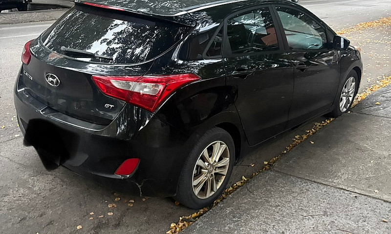 Hyundai Elantra Gt 2...