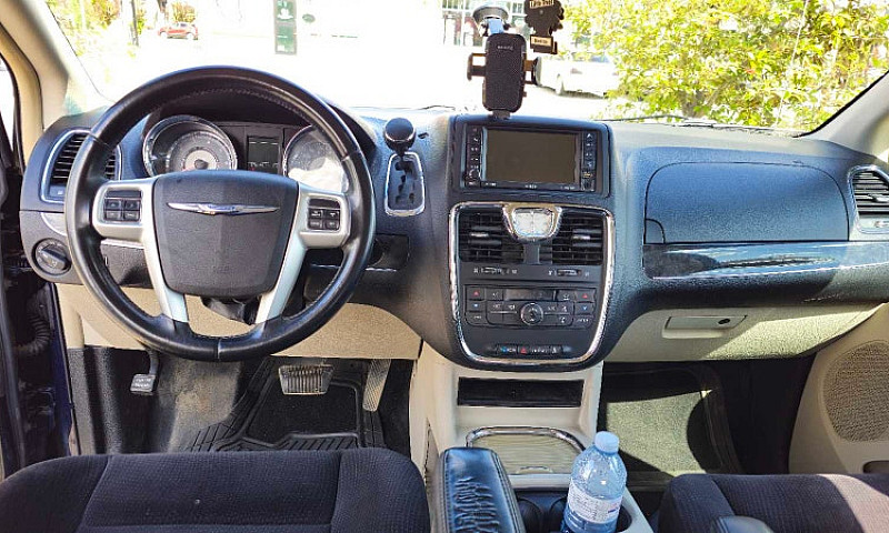 2015 Chrysler Town &...