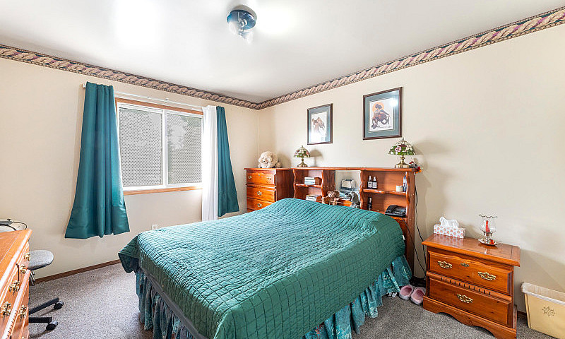 888 Sq Ft, 3 Bedroom...