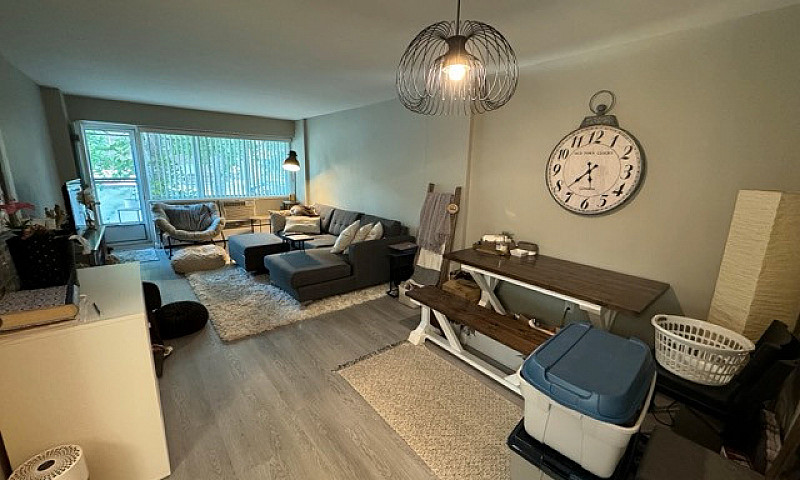 **1Bed 1Bath Condo F...