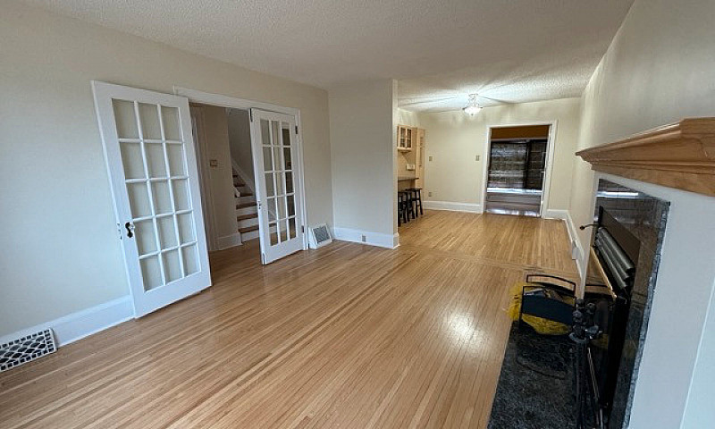 **4.5 Bed 2.5 Bath H...