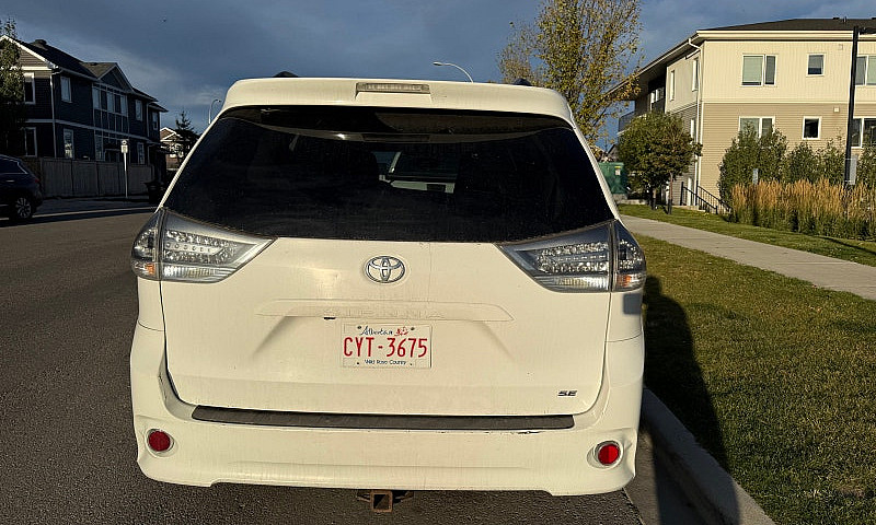 2017 Sienna Se Fwd 8...