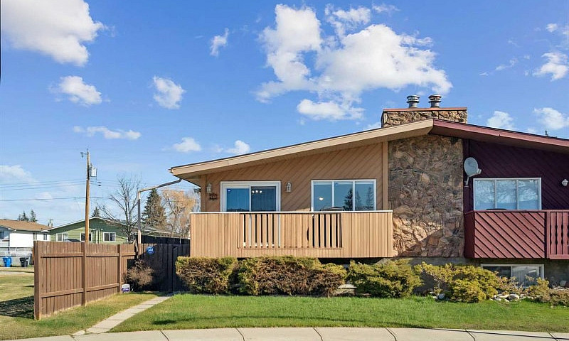 Bright 2-Bedroom Bas...