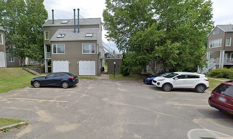 Condo À Louer À Beau...