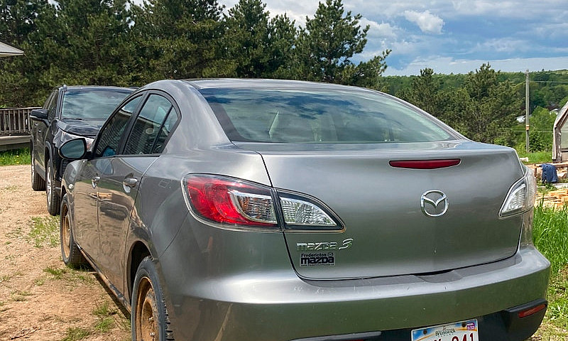 2010 Mazda 3 Sedan...