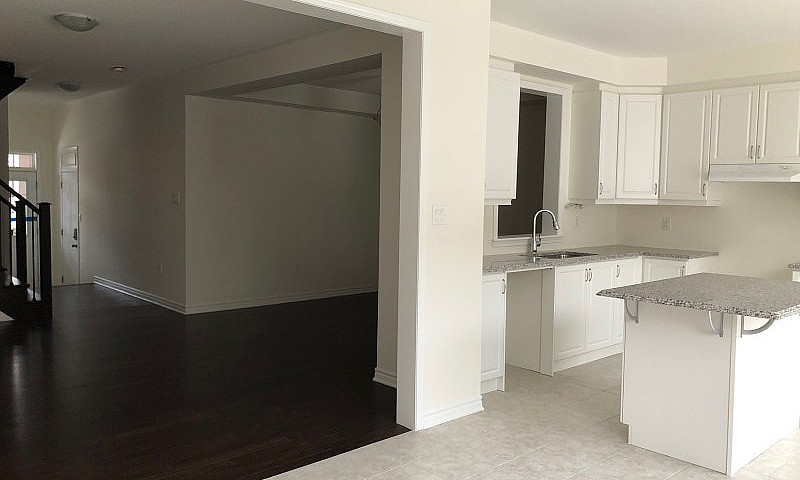 4-Br  2000Sf Full Ho...