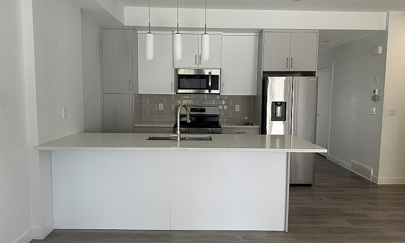 New Townhouse, 2-Bed...