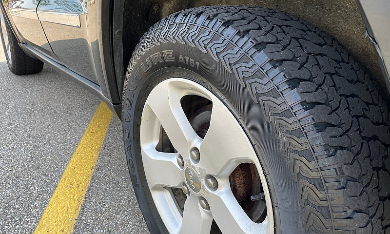 G.cherokee Laredo 3....
