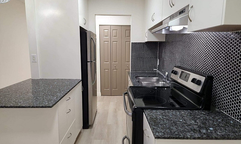 2 Bed , 1 Bath Condo...