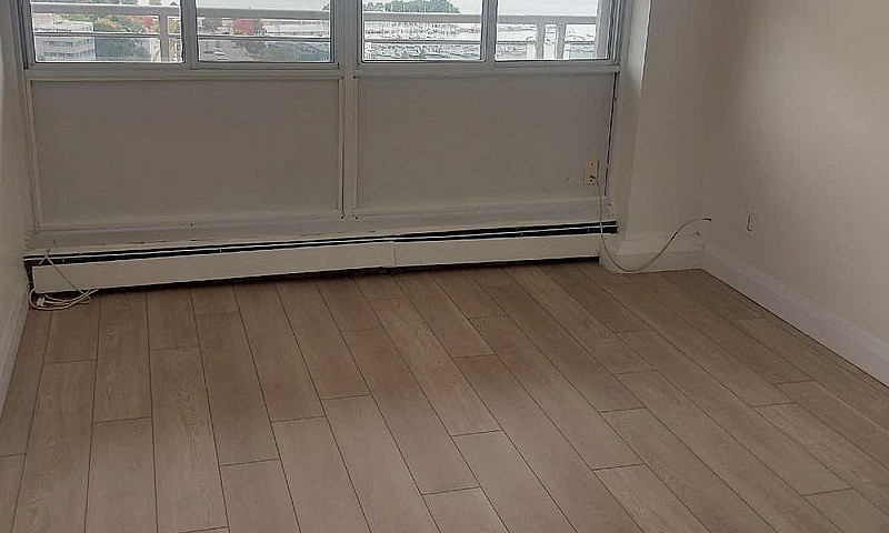 Waterfront 2Bdrm Apa...