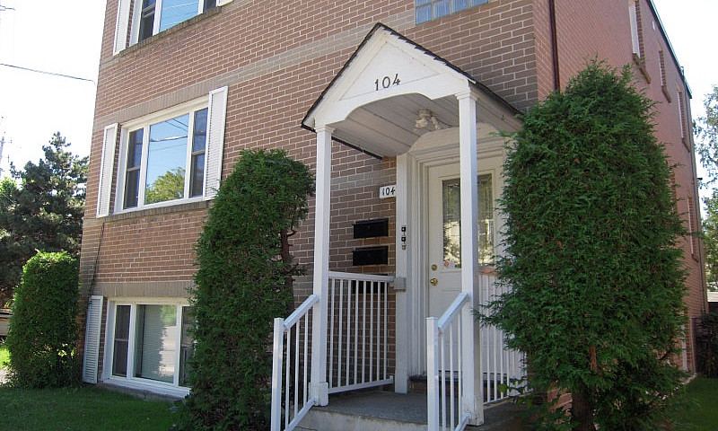 Triplex: 2 Bedroom H...