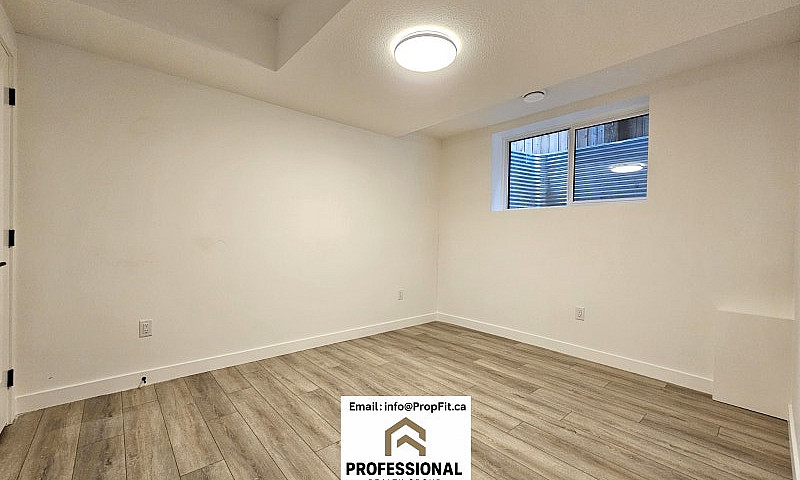 Stylish 1-Bedroom Ba...