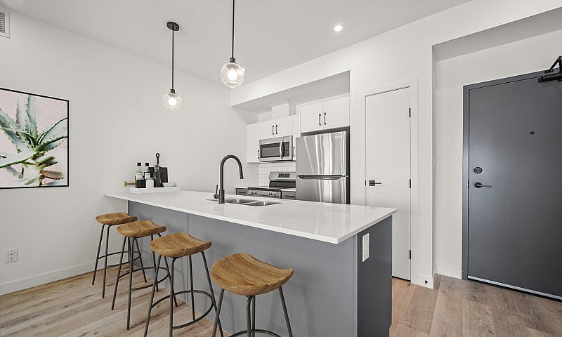 Luxury 2 Bed 2 Bath ...