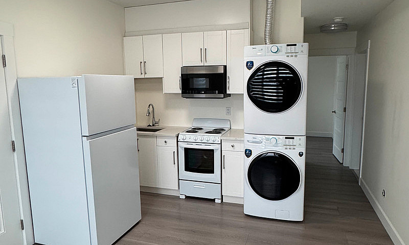 1 Bedroom Basement S...
