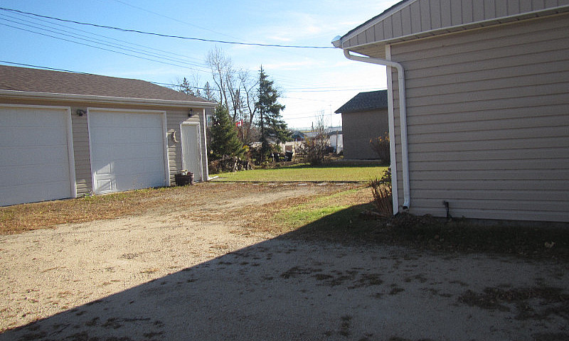 3 Bedroom House On B...