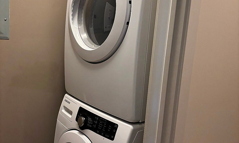 Spacious 2 Bedroom 2...