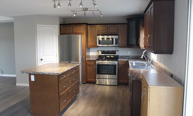 House For Sale In Qu...