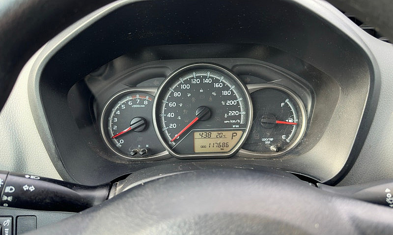 Toyota Yaris 2016 Le...