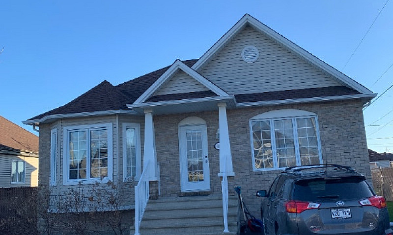 Maison À Louer...