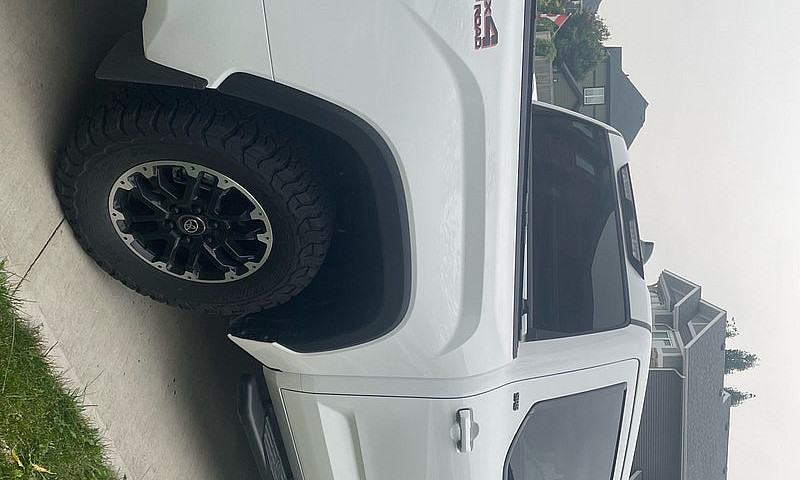 Toyota Tundra Sr5 Tr...