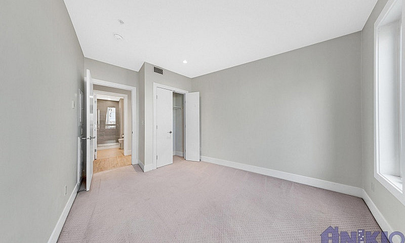 404 Avenue C South —...