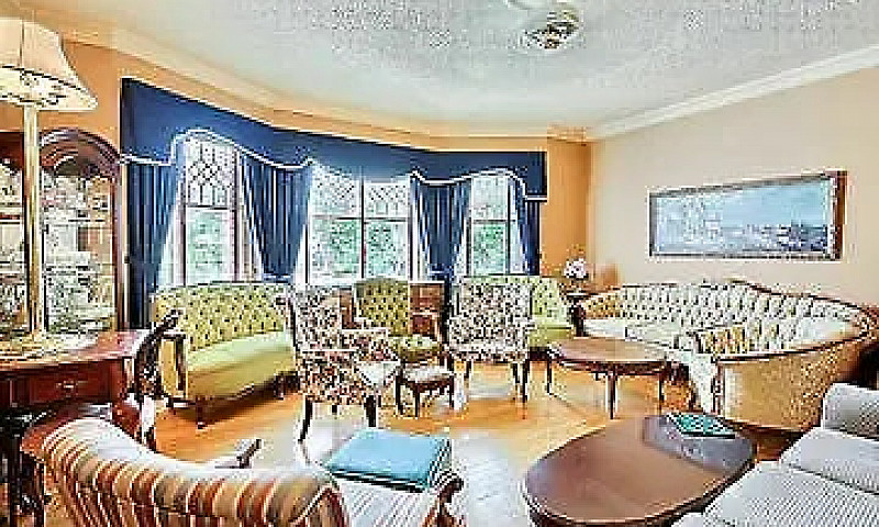 House For Sale - 910...