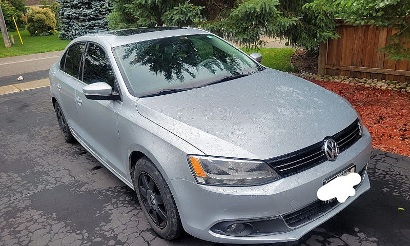 2013 Volkswagen Jett...