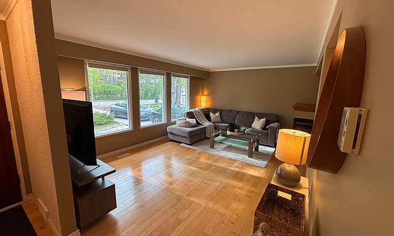 Charleswood House Fo...