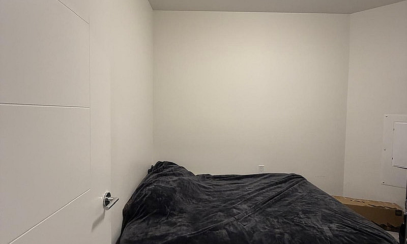 1 Bedroom & 1 Den Co...