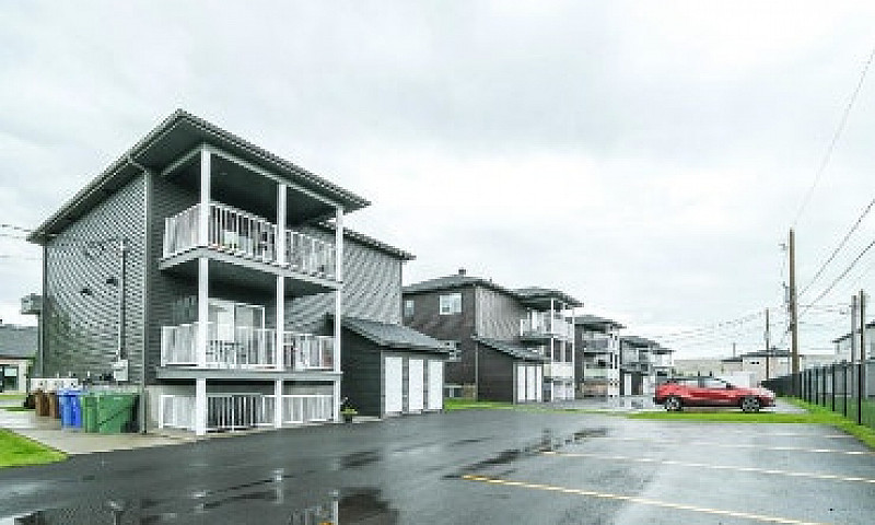 Triplex À Vendre...