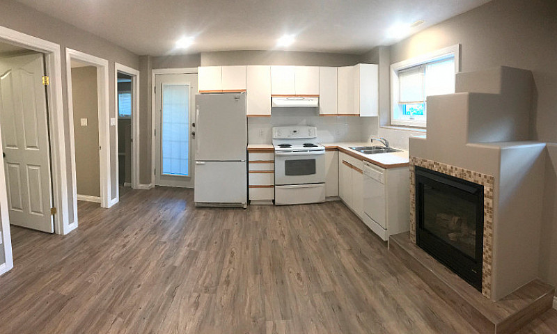 2 Bdrm Legal Basemen...