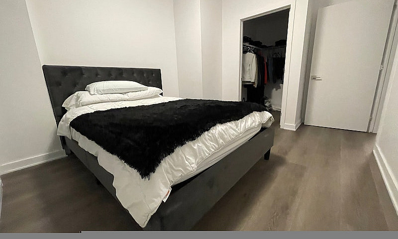 Luxury 1-Bedroom Apa...