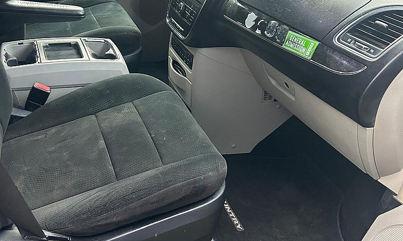 2011 Chrysler Town A...