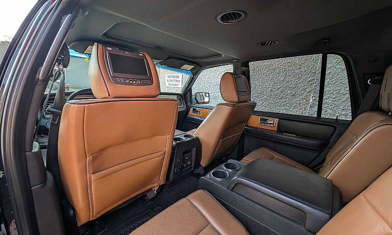 2013 Lincoln Navigat...