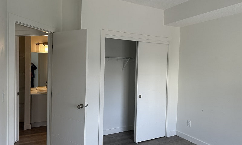 New Townhouse, 2-Bed...