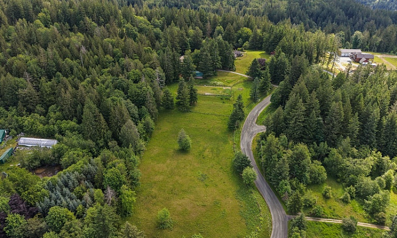 10.53 Acre Multi-Hom...