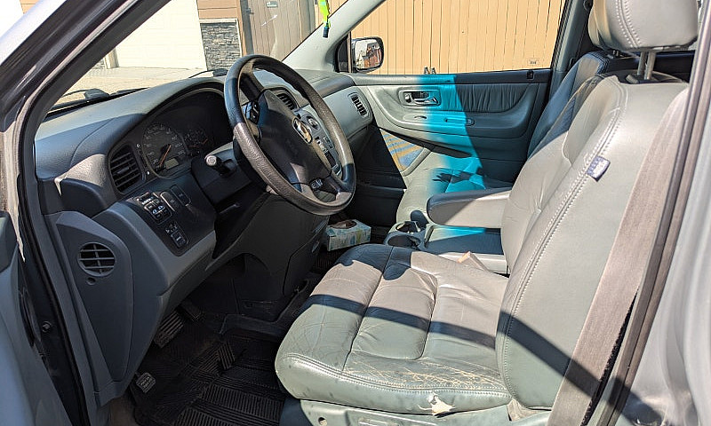 2002 Honda Odyssey...