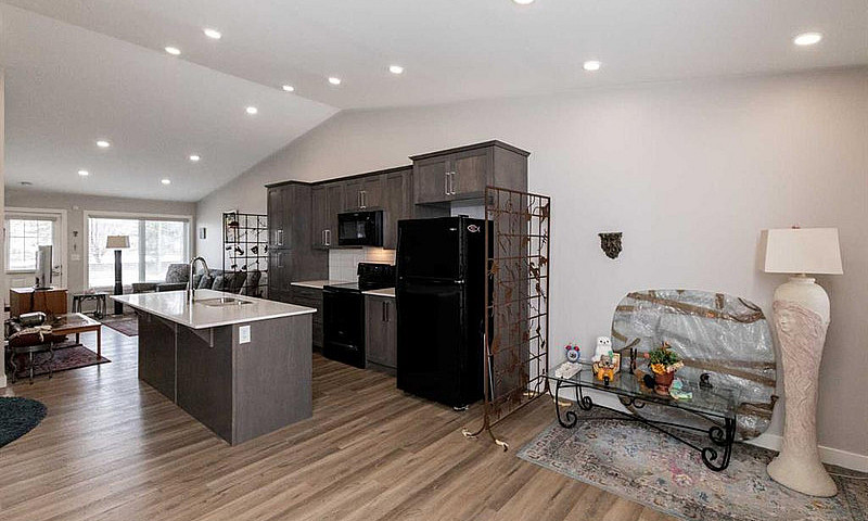 45 Golden Crescent, ...