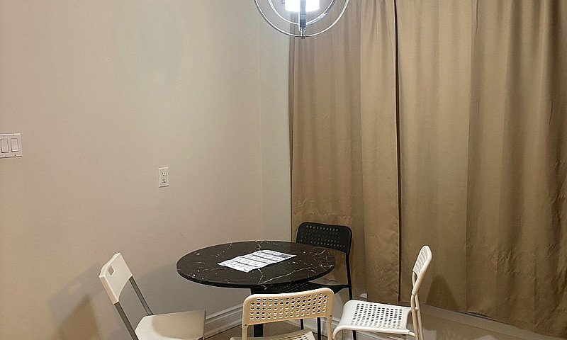 3-Br Main Floor Near...