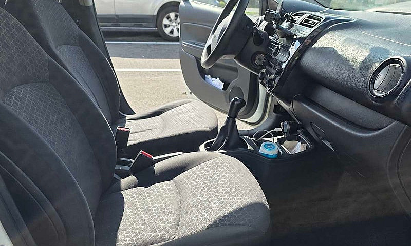 Mitsubishi Mirage 20...