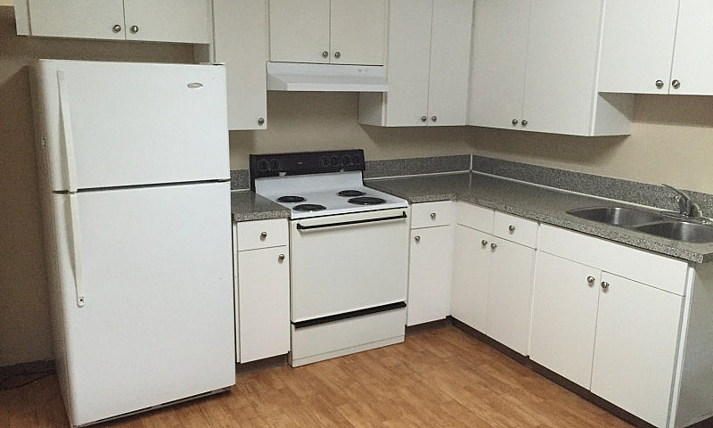 Bright 2-Bedroom Sui...